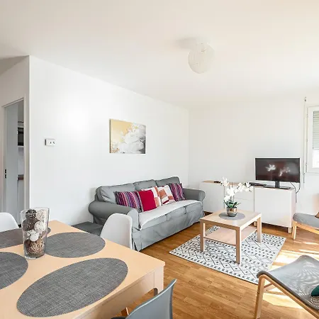 2 Bedroomed Le Crystal