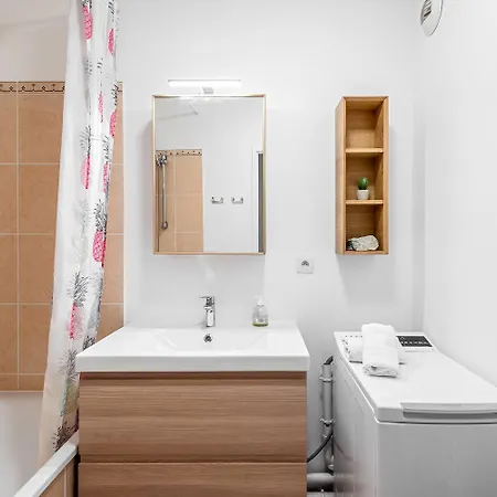 Apartment 2 Bedroomed Le Crystal Montévrain