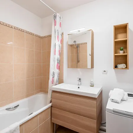 2 Bedroomed Le Crystal Montévrain