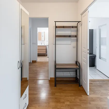 Apartment 2 Bedroomed Le Crystal *