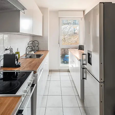 2 Bedroomed Le Crystal Apartment Montevrain