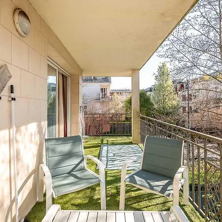 2 Bedroomed Le Crystal Apartment