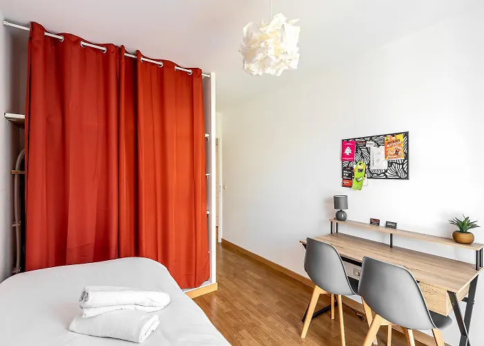 2 Bedroomed Le Crystal Apartmán *