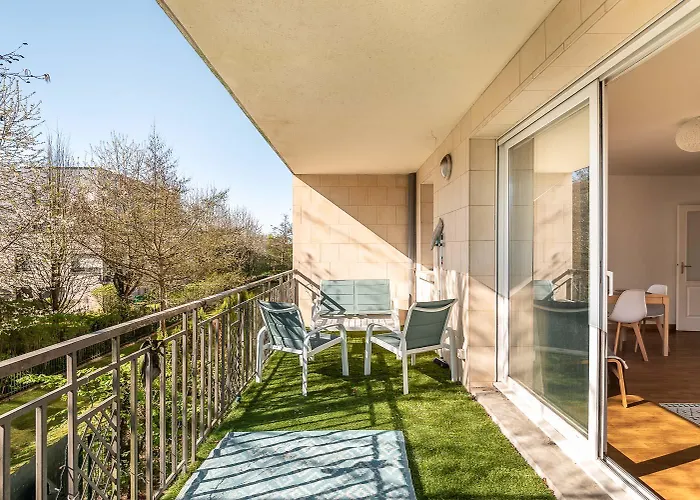 2 Bedroomed Le Crystal *